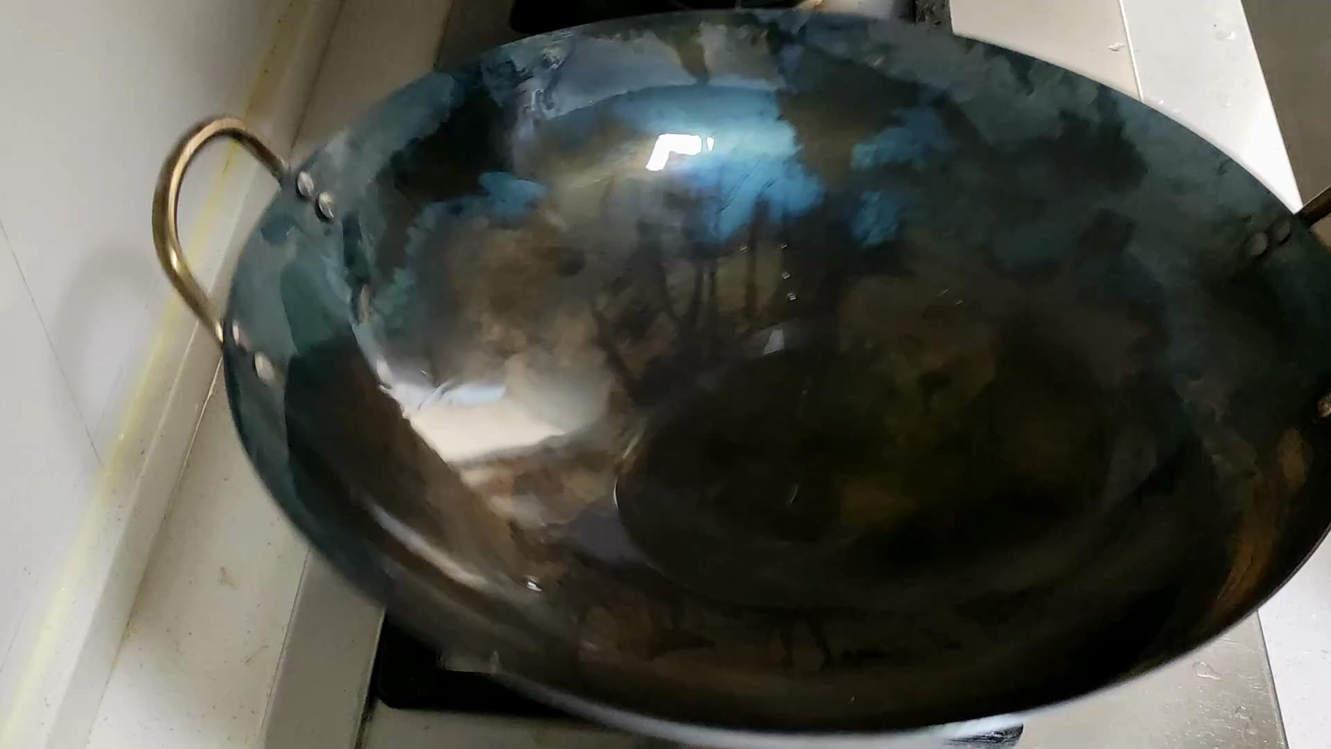 有不粘涂层的铁锅要不要开锅,旧铁锅开锅正确方法不粘锅