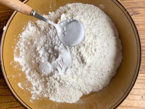 饺子皮用硬面还是软面,饺子皮用大的还是小的好