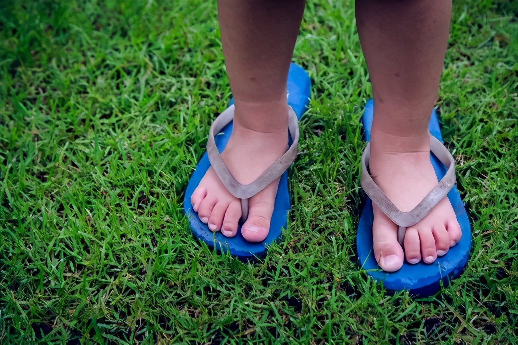 小众潮鞋推荐小学生,2021网红小白鞋潮流百搭舒适透气