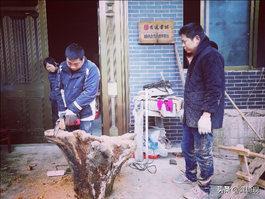 闲着也是闲着，做一张根雕茶桌，没事的时候喝喝茶