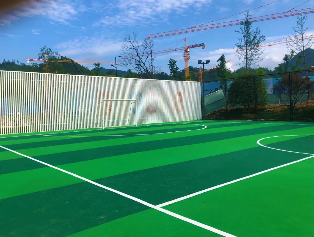 篮球场亲子运动健身,全民健身公园篮球场开放时间