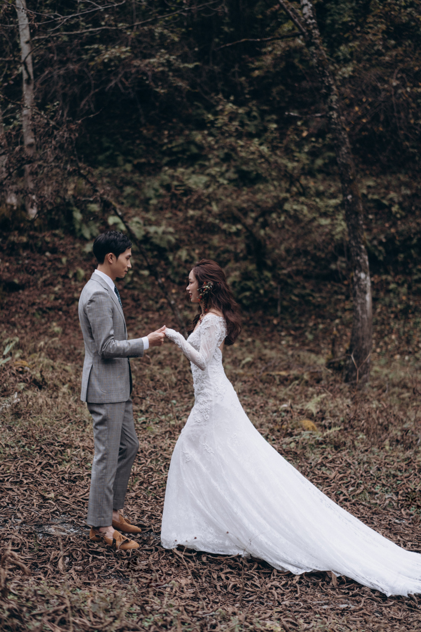 我们带上婚纱，去与世隔绝的山中办了一场绝世婚礼