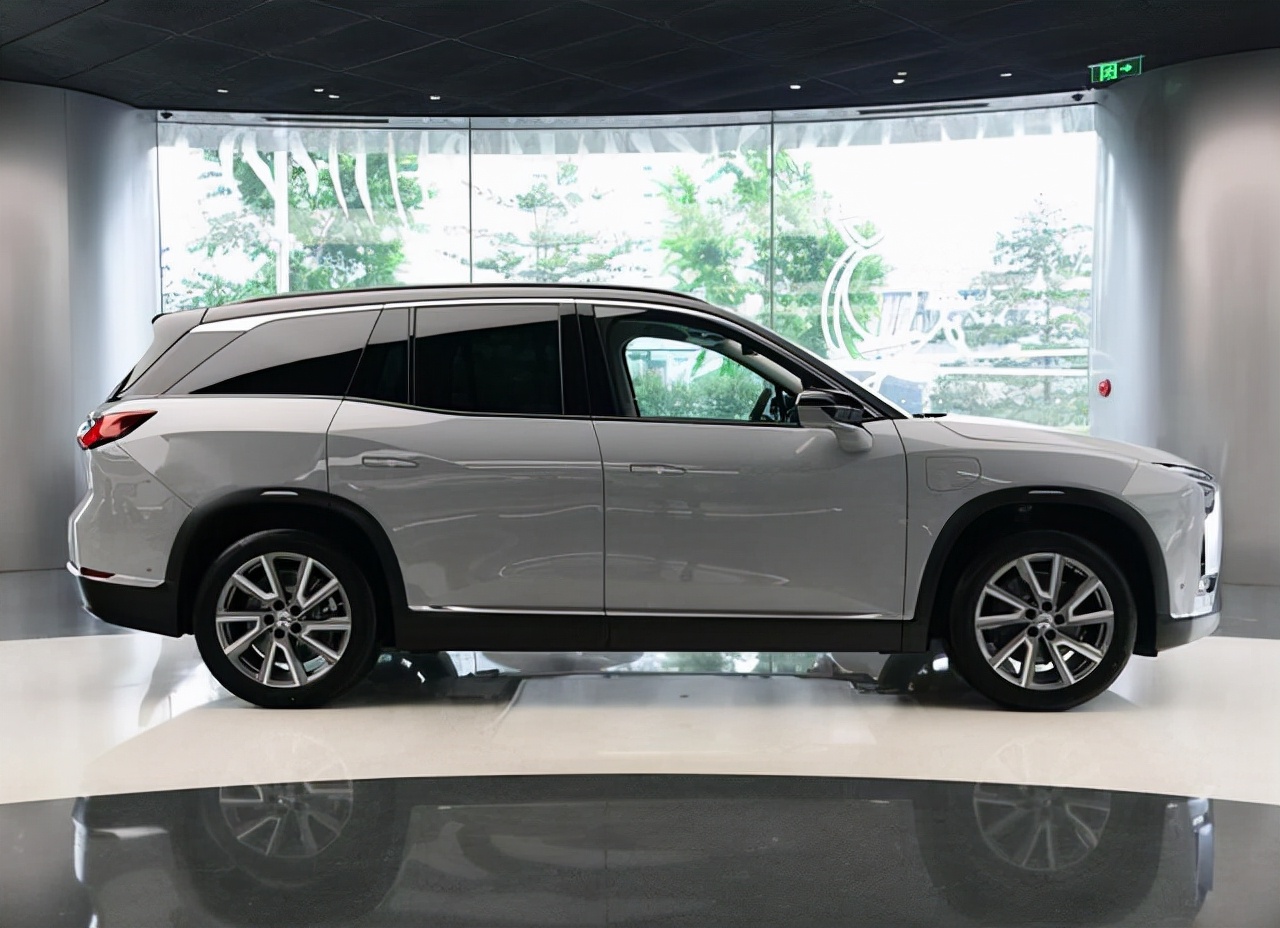 钄氭潵es8鐗规柉鎷塵odelx,钄氭潵es8鍜岀壒鏂媺modelx