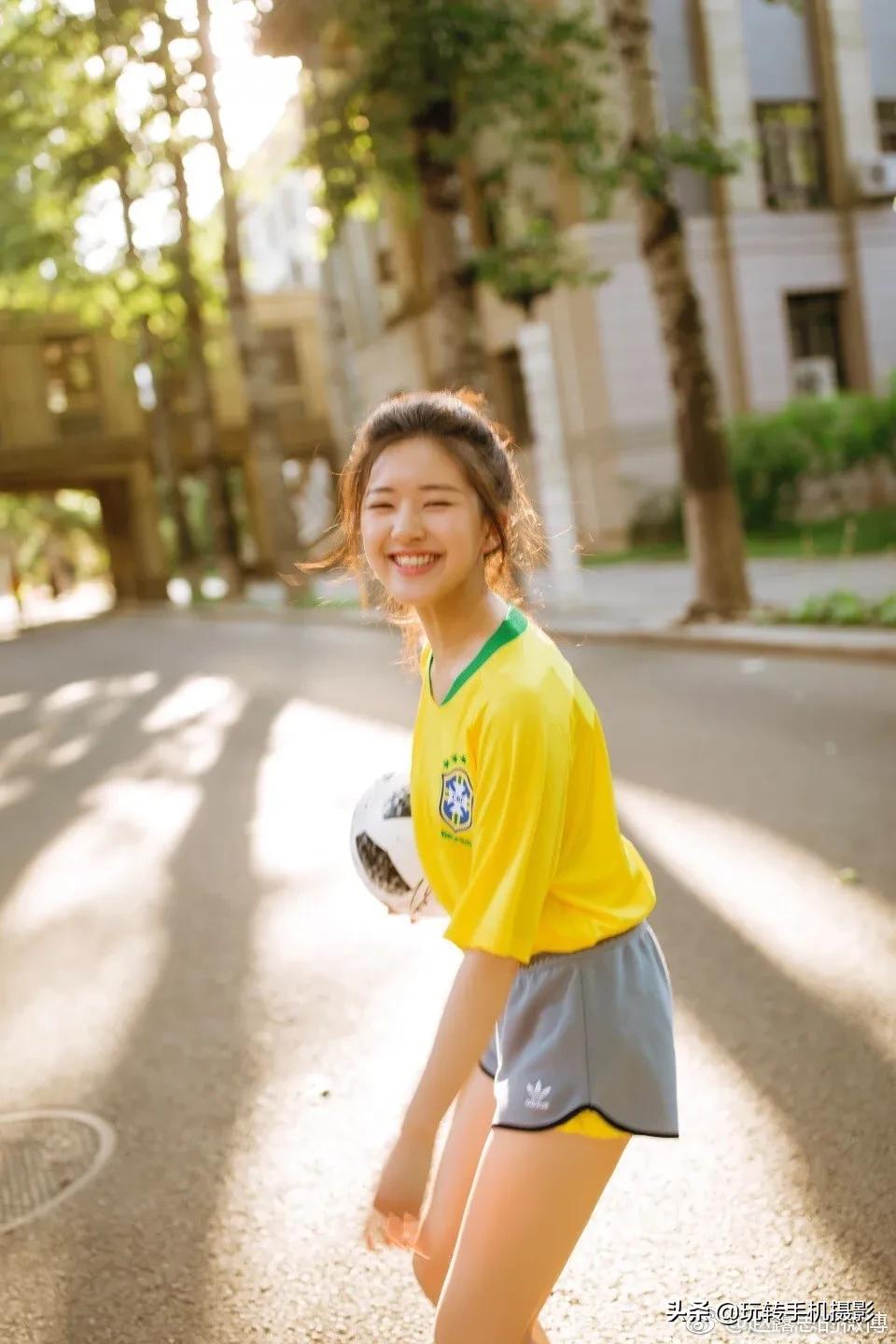 跟着赵露思学发抖音,和赵露思学拍照姿势