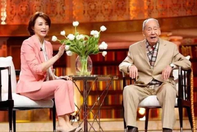 翻译界泰斗许渊冲辞世原因,翻译界泰斗许渊冲提词