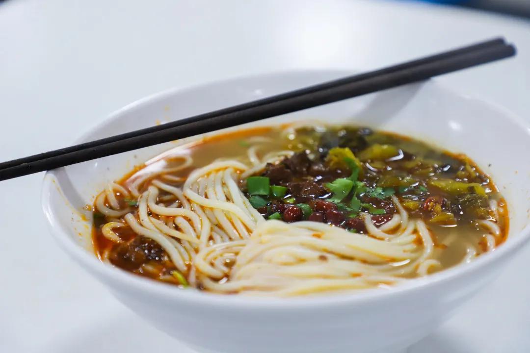 “舌尖上的军校”第一站：*警武**工程大学