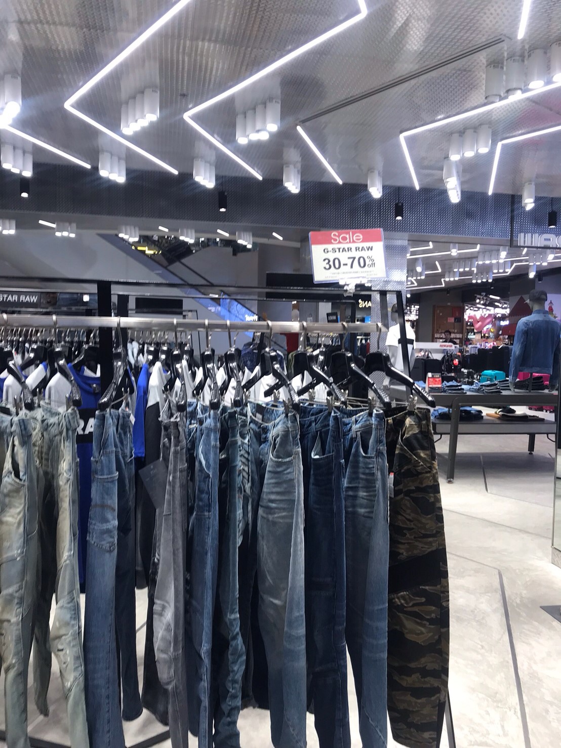 泰国centralworld商场购物,泰国曼谷大皇宫附近商场