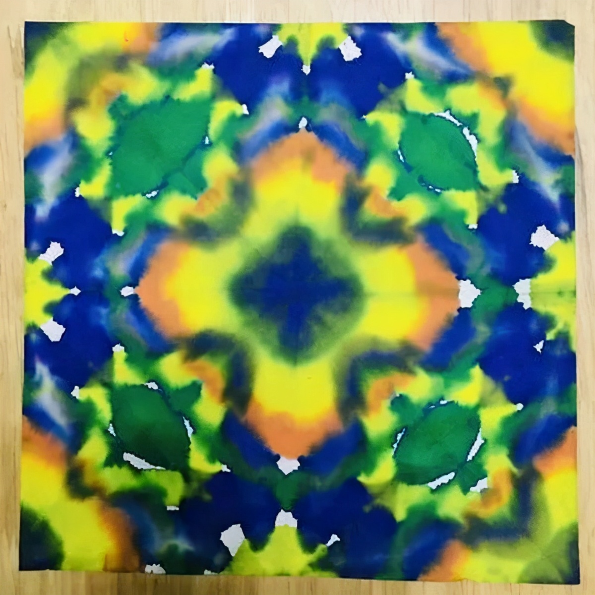 爱画画的孩子幼儿创意美术,100个创意绘画游戏