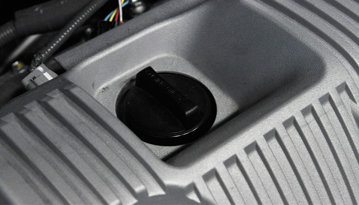 打开发动机舱看什么,打开发动机舱为啥能看见地面