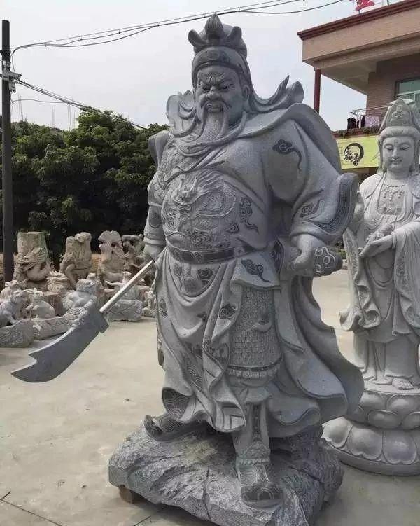 云南石雕关公人物雕像,关公雕像佛纹寓意