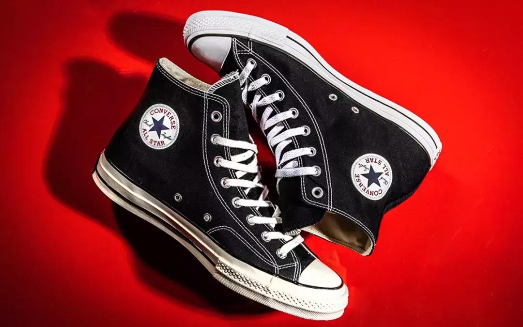 一场抢购风波，匡威上热搜了...谁还没有一对匡威啊？