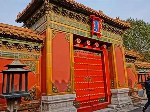 世界上最奢华的宫殿是什么宫殿,世界上现存最大最完整的木质宫殿