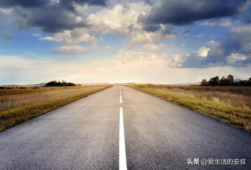 《光环效应》:人的一生,都在为认知买单