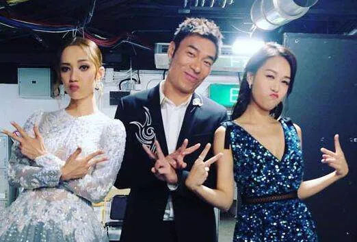 黄心颖许志安回应出轨,黄心颖首谈出轨许志安