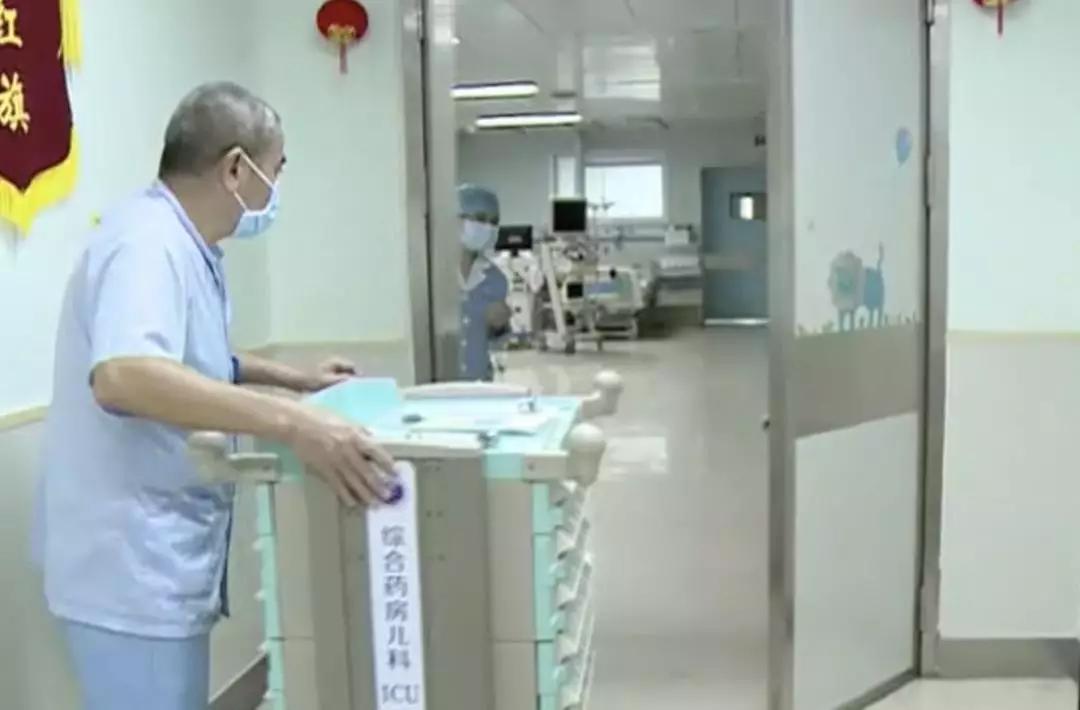 3岁宝宝高烧不退输液,疫情期间3岁宝宝高烧不退