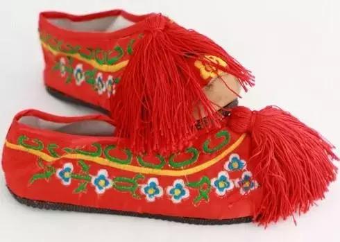 最好看的手工绣花鞋,老一辈手工艺术绣花鞋