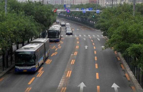 进入潮汐车道行驶应注意什么,潮汐车道怎么走才正确的呢