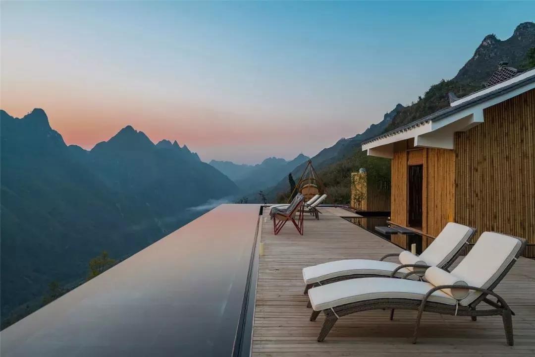 慢综艺之光拒绝剧本测评数十家“顶级”民宿，第一期就是浮云牧场