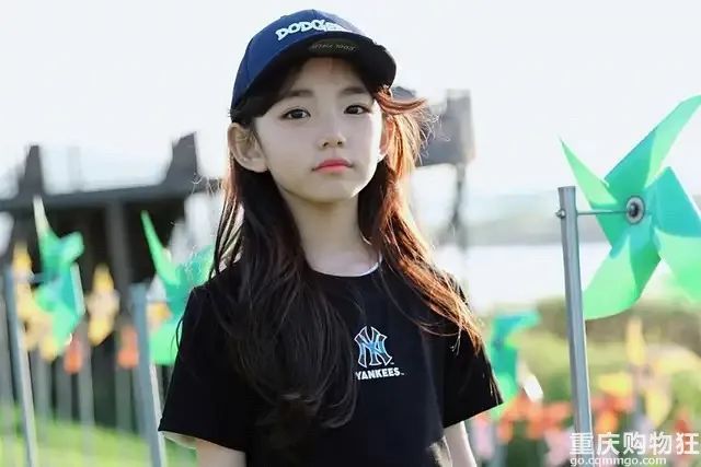 妈，上学前先给我撸个妆