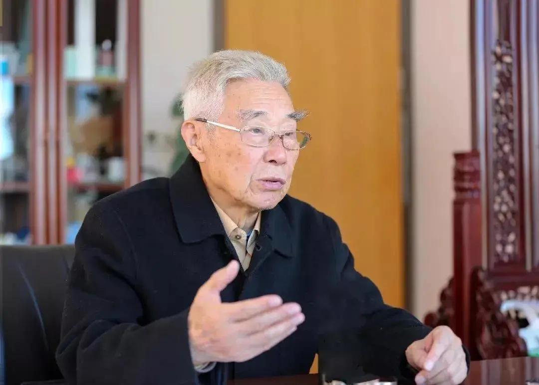 “康王之父”83岁再创业!与时间赛跑的周家礽,还在路上...