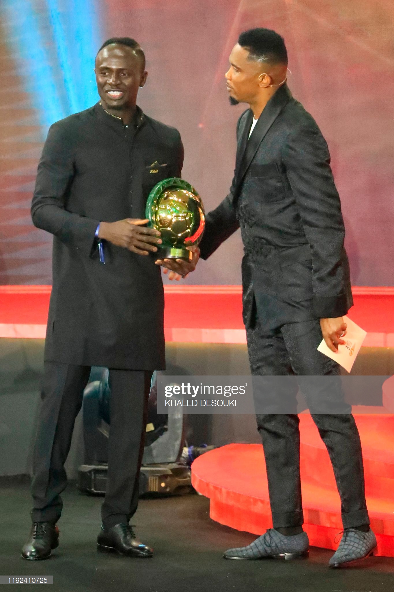 这两位传奇曾是巴萨队友,他们一共获得过8次非洲足球先生的荣誉