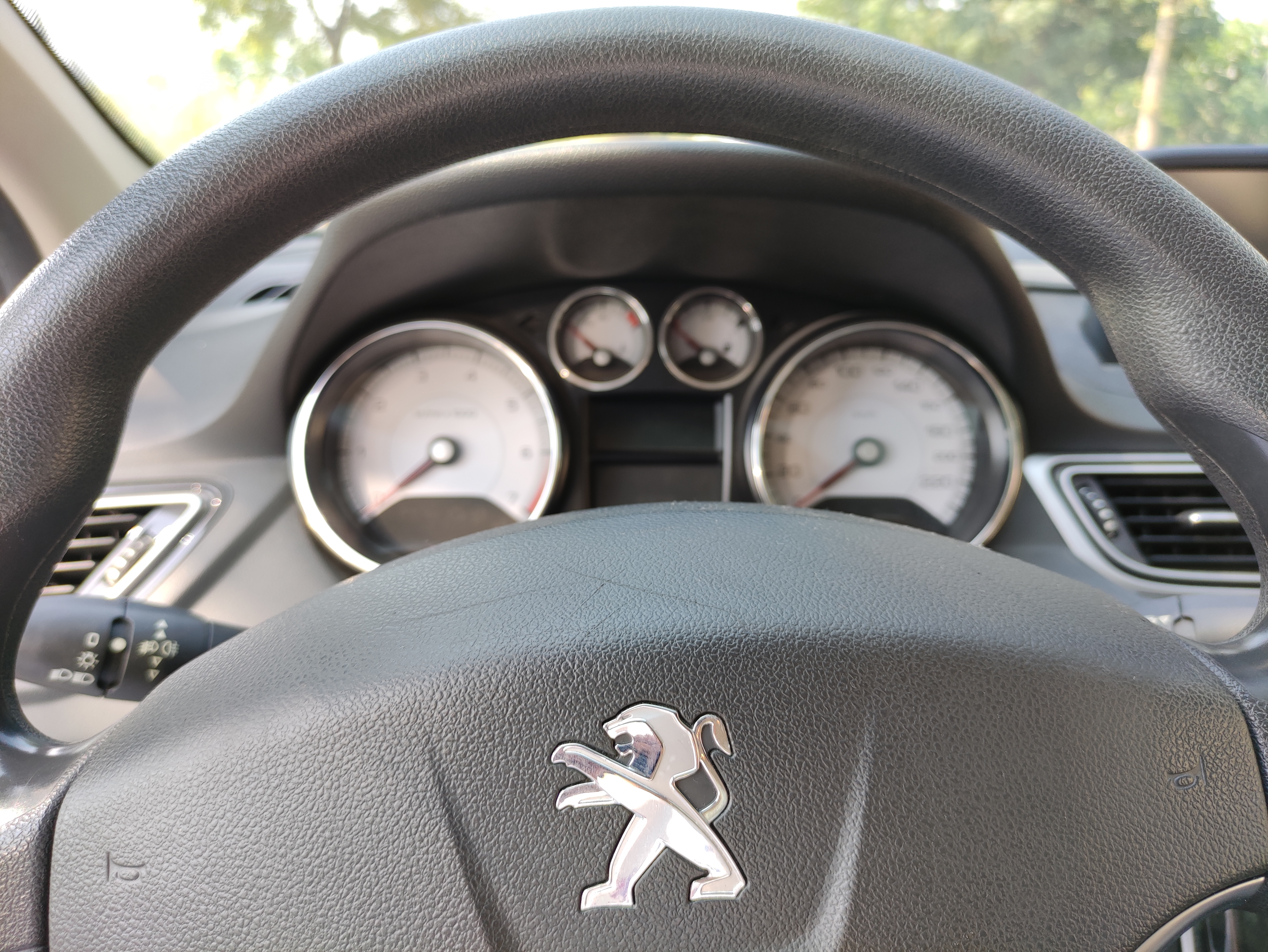 标致308跑了15万公里值得买吗,2万多能买到标致308吗