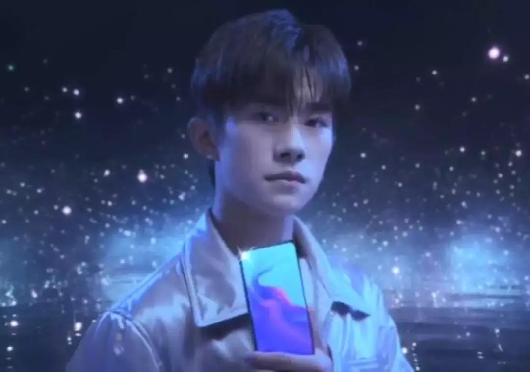 挖孔屏手机华为三星区别,三星华为打孔屏手机发布时间