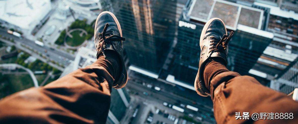 如果遇上一个要跳下去自杀的人，你可以这样劝说