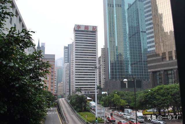 保健品和调味品利润可观,他靠这两样超李嘉诚,成英国最大投资者