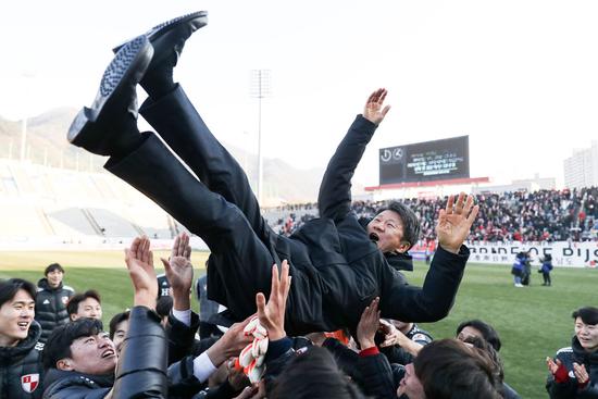 韩国足坛黑幕：逼亲兄弟自杀！造02世界杯黑幕！足球背后那只手