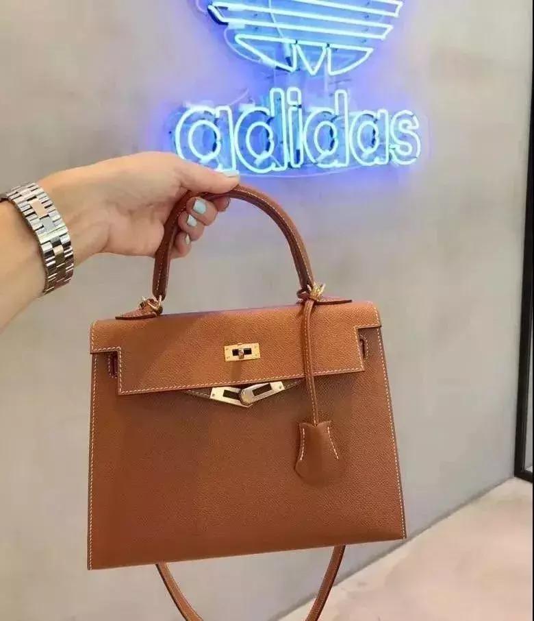 品牌女包包推荐网红款2022年新款,最近两年流行的包包品牌