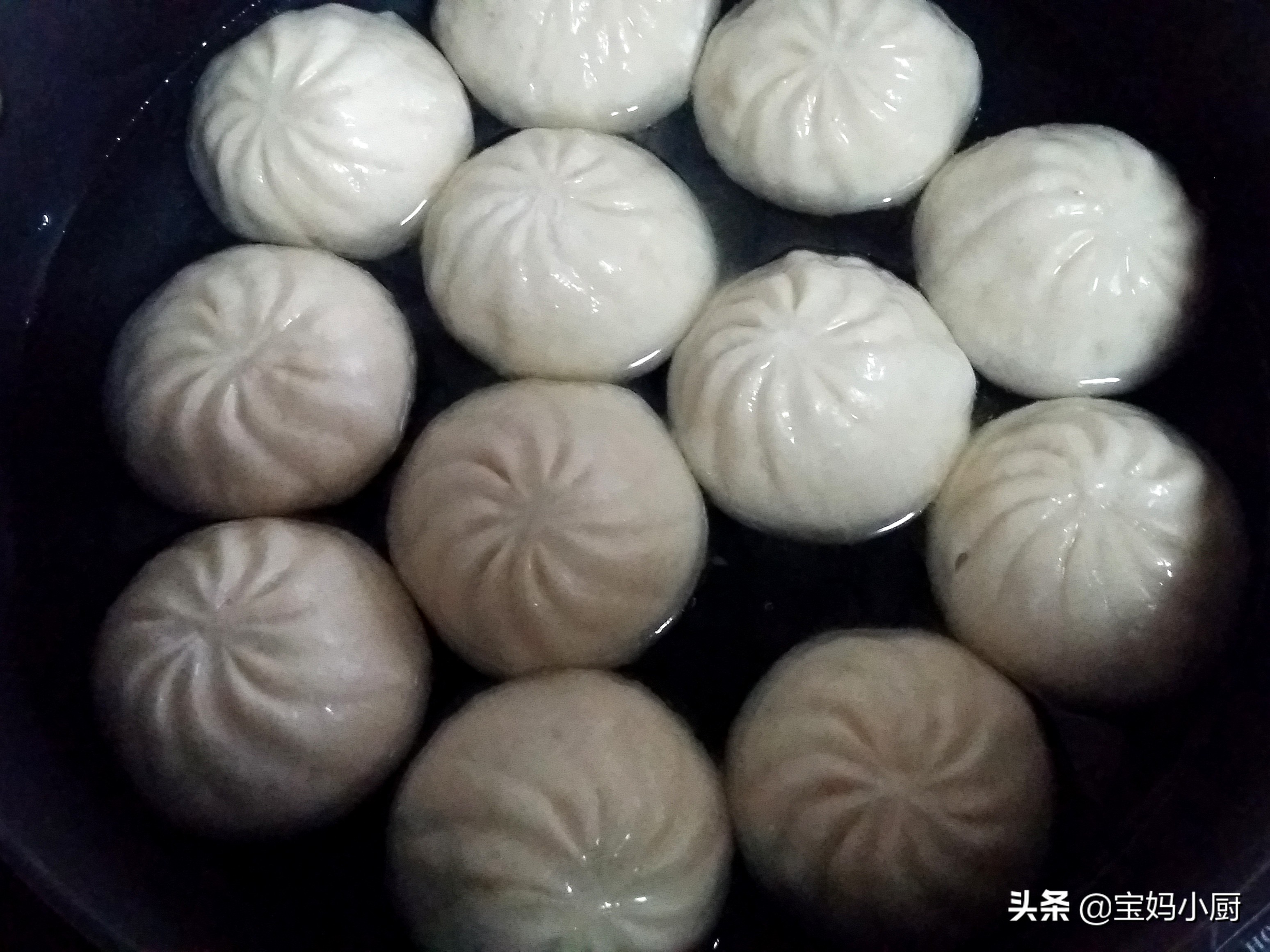 速冻的包子怎么蒸才能松软,速冻包子蒸的时候应该注意什么