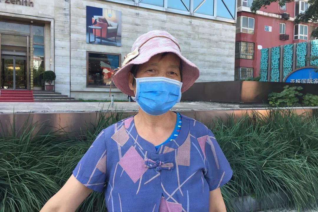 他们坚守在疫情防控一线,防控疫情他们在风雪中坚守