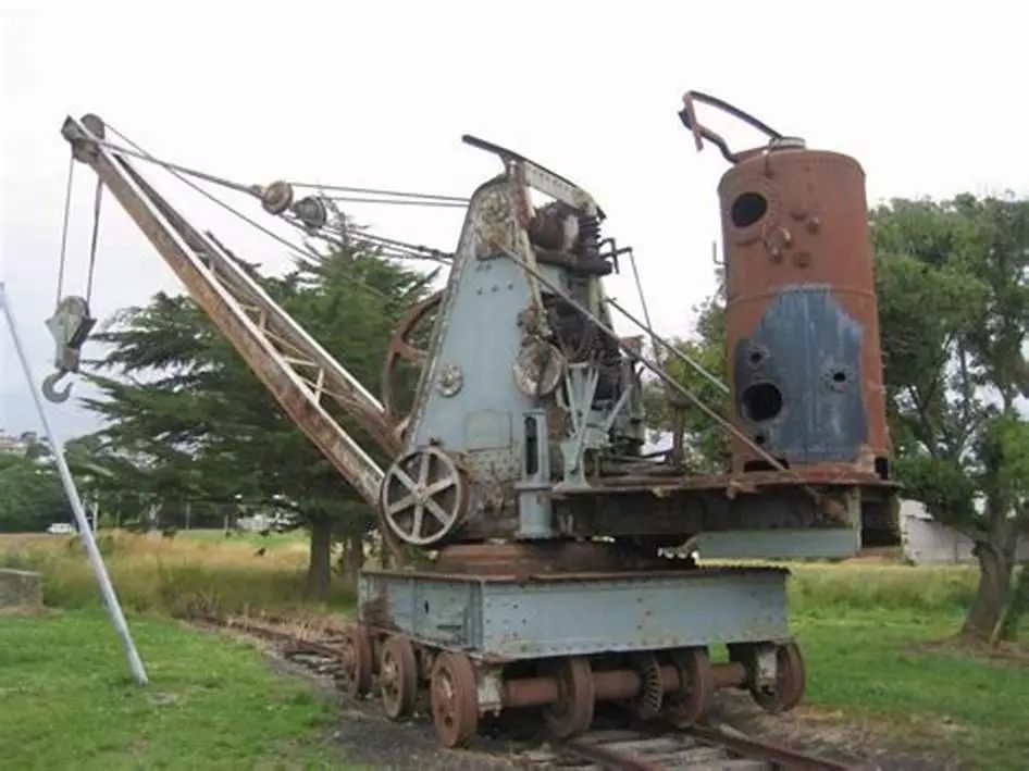 一般塔吊是怎么升高的,塔吊是怎样升高的简要说明