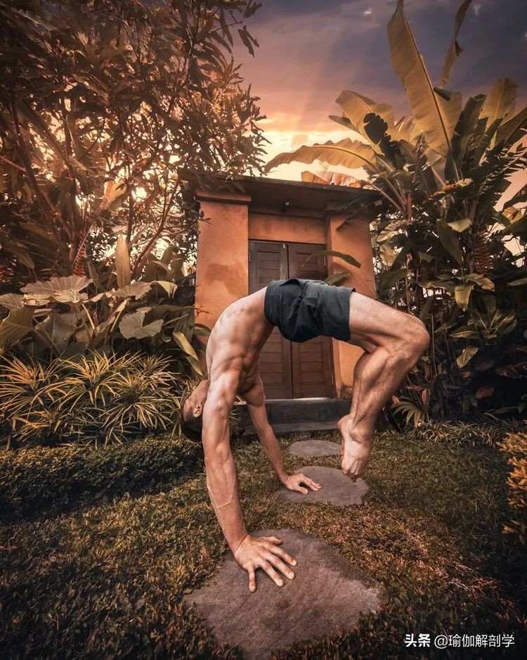 当瑜伽遇上摄影,男摄影师和瑜伽