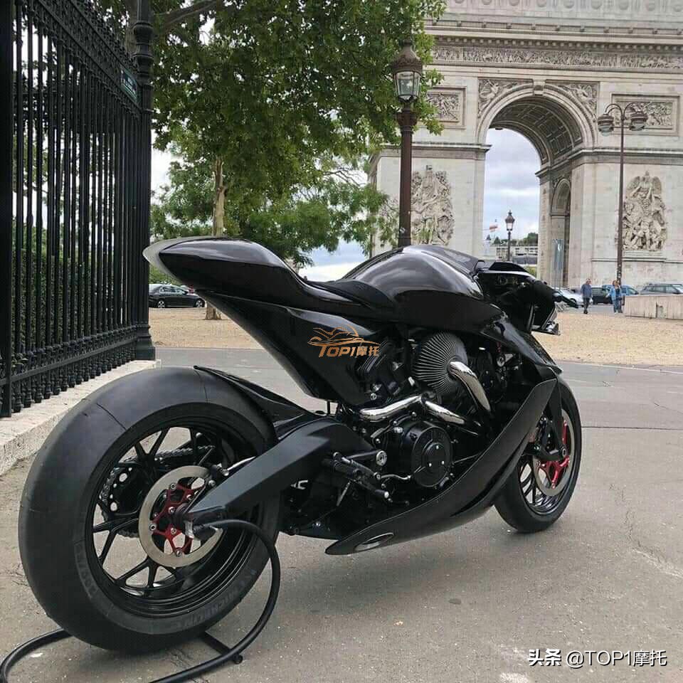 阿斯顿马丁one77现身街头,阿斯顿马丁摩托车amb001完整介绍