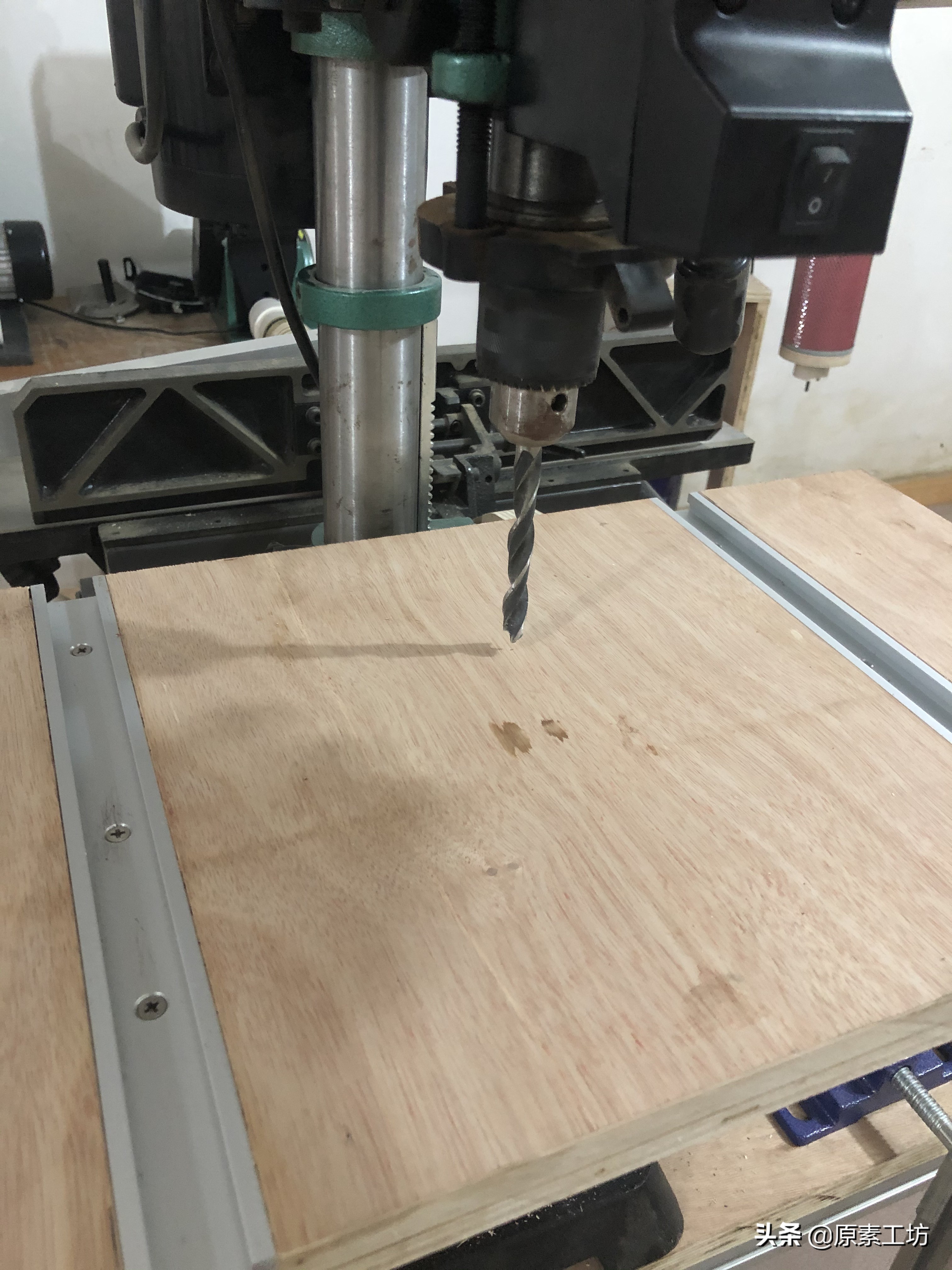 自制台钻多功能工作台视频,自制台钻的升降限位机构