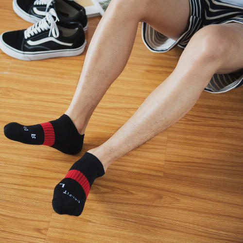 跑步穿跑步袜的好处,穿长筒跑步袜对跑步提升有帮助嘛