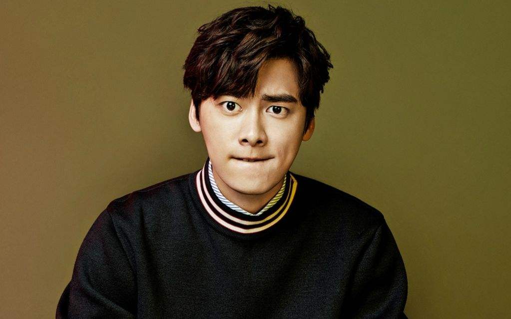 移动互联网时代的偶像工业，偶像的重新发明与粉丝身份的虚拟转向