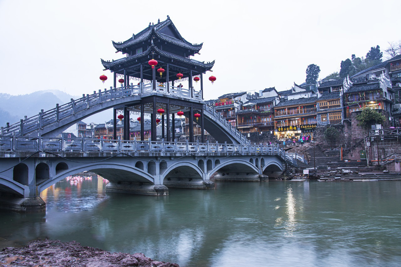 到凤凰古城旅游怎么去,深圳开车到凤凰古城旅游攻略