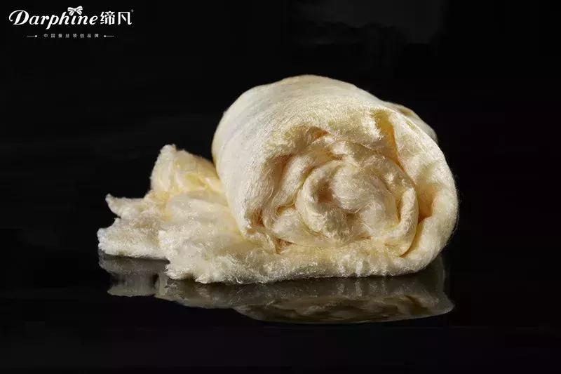 蚕丝被湿水,蚕丝被水太深怎么补救