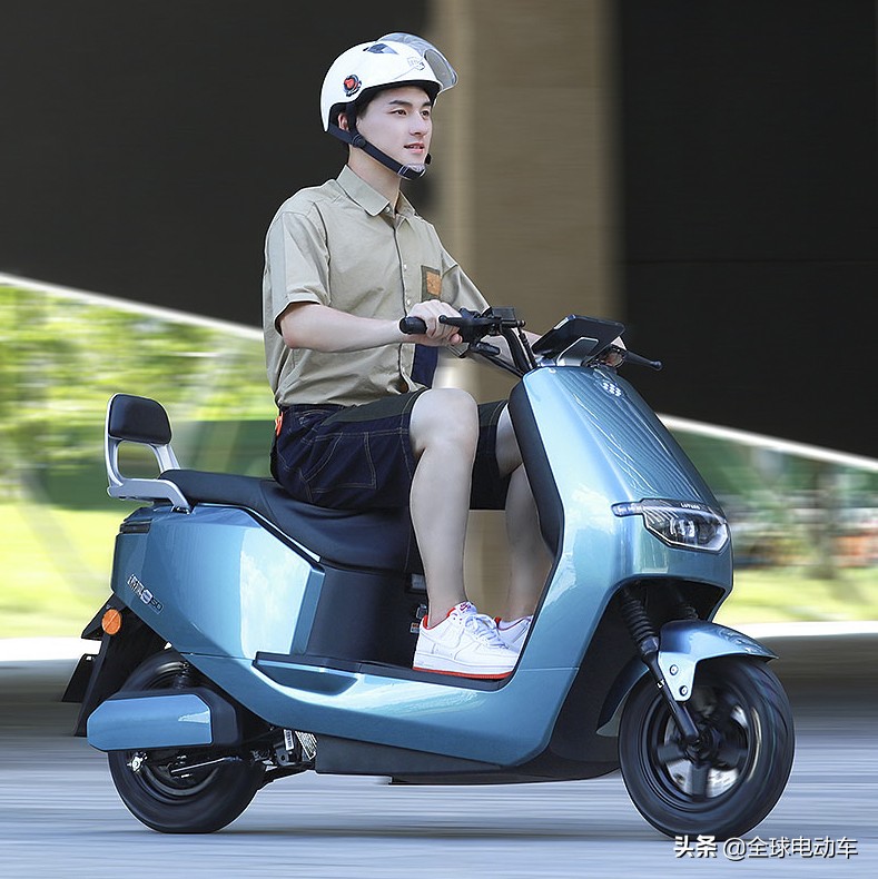 绿源最新款大续航电动车,绿源炫酷高续航电动车测评