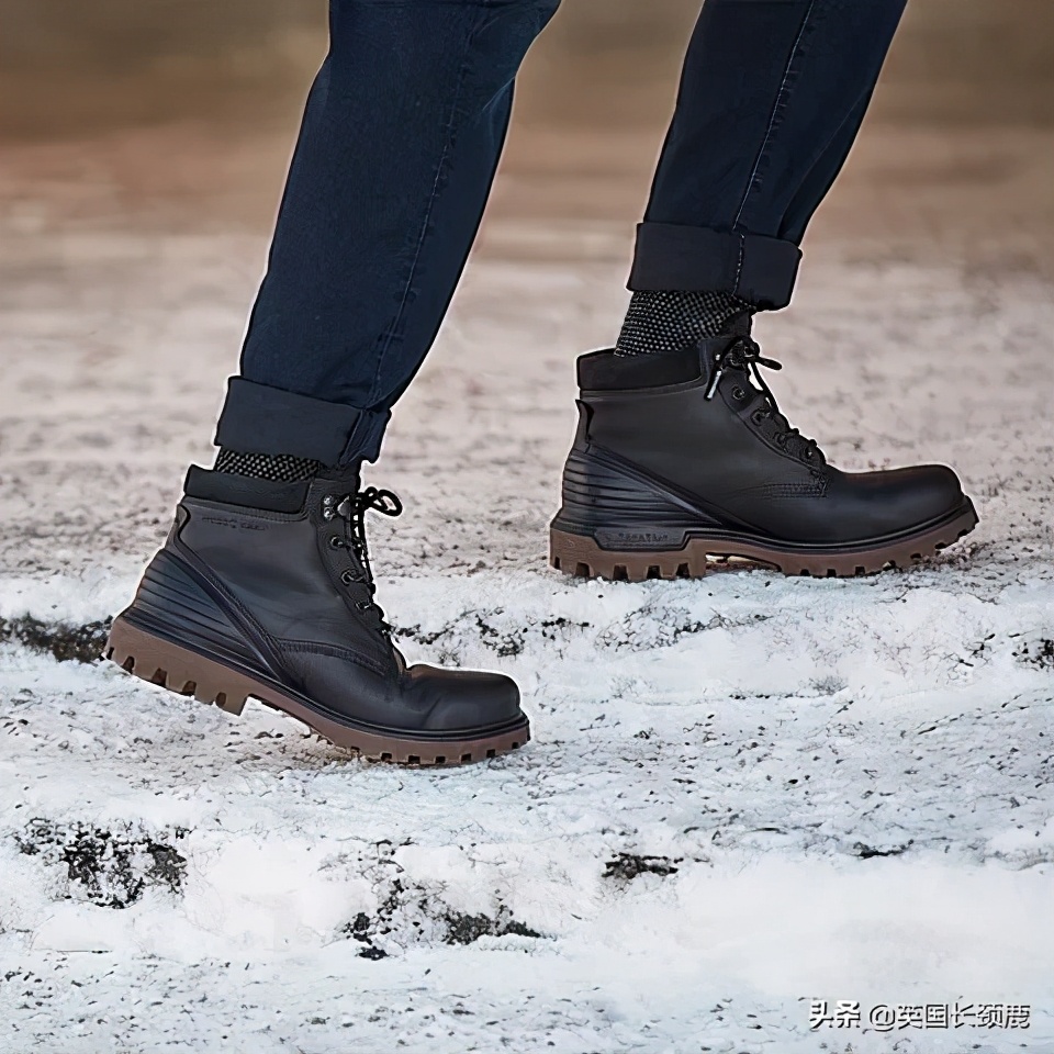 鞋柜秋冬马丁靴,鞋柜冬季靴子