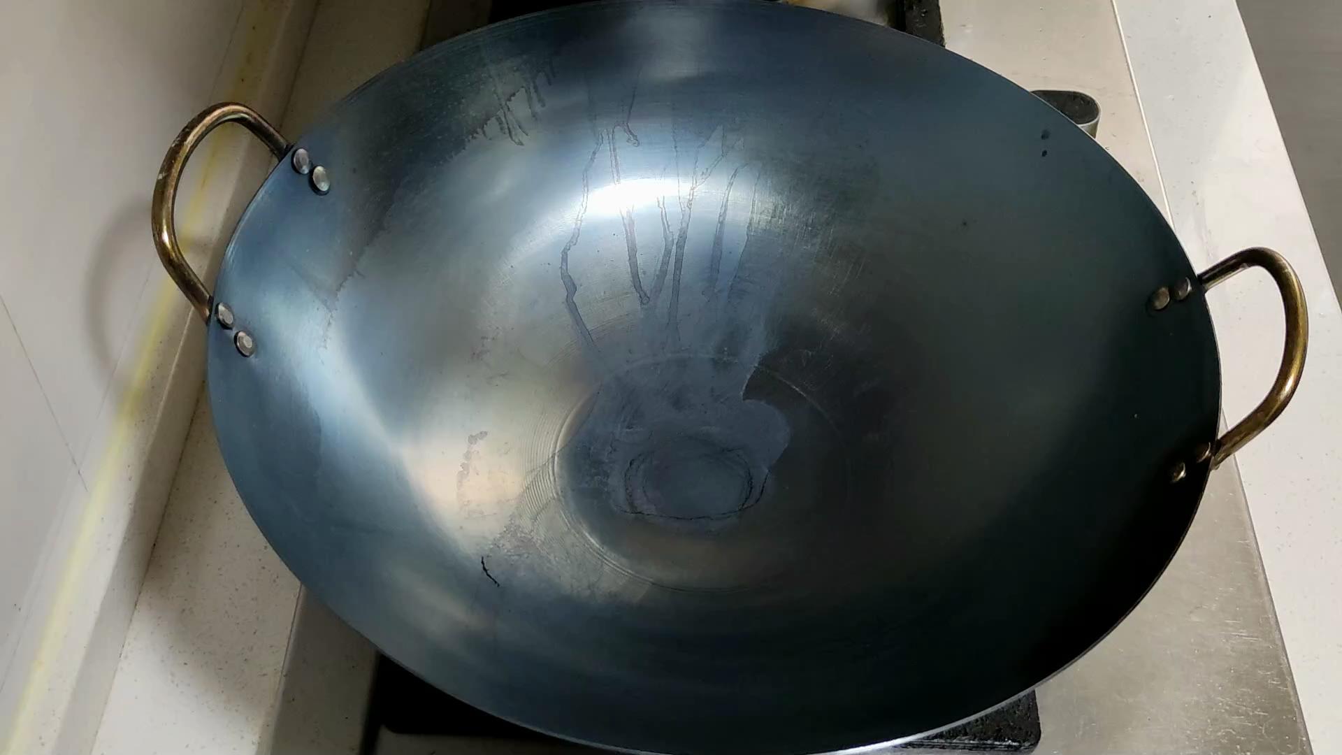 有不粘涂层的铁锅要不要开锅,旧铁锅开锅正确方法不粘锅