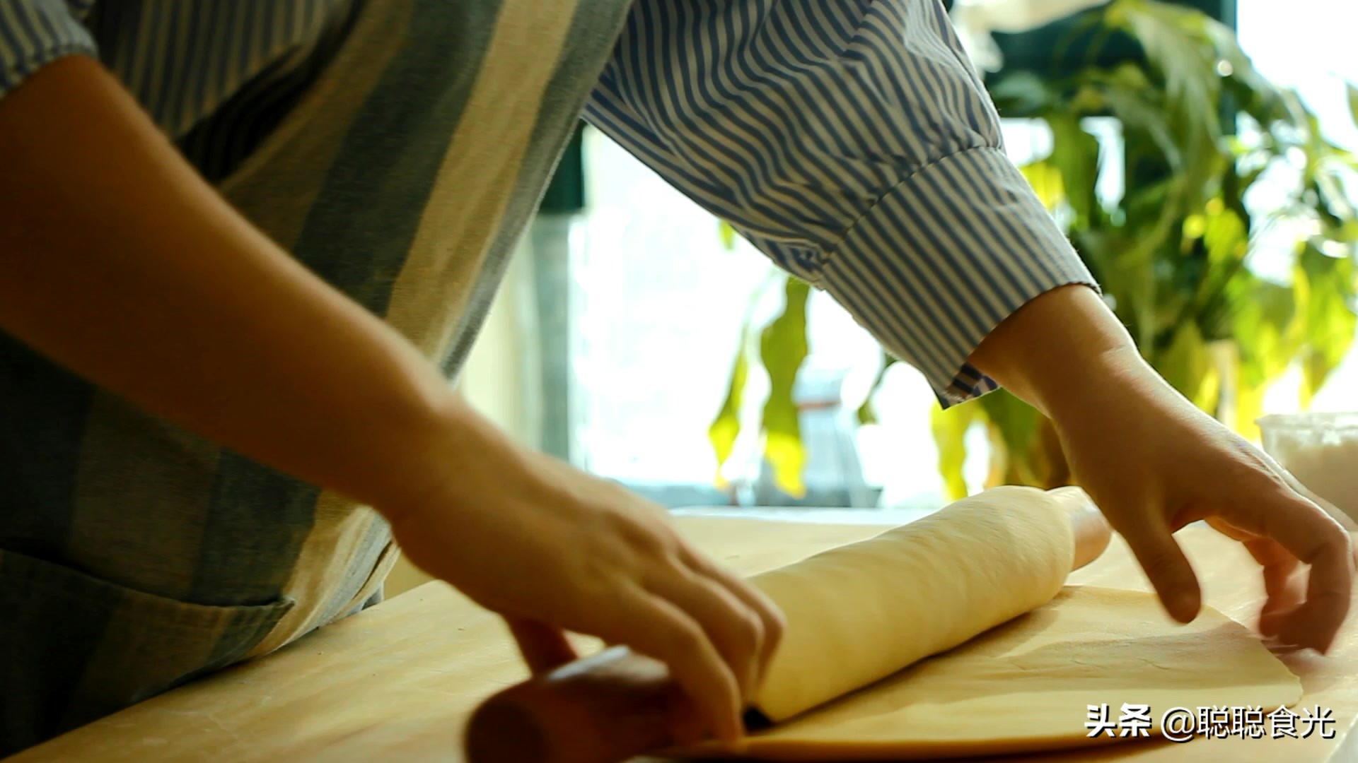 碱面手擀面怎么做劲道不断条,做手擀面放点什么筋道
