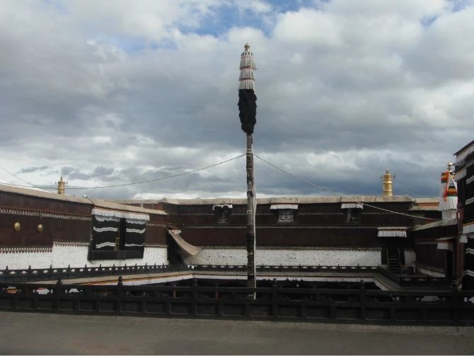 女孩独自一个人去旅游的心理,独自一人去西藏在哪里最好