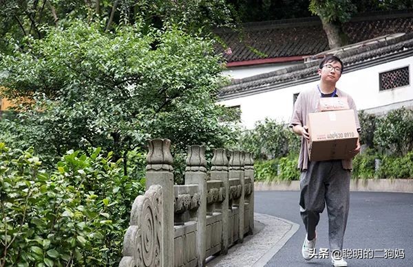 灵隐寺招人，10万网友求职上热搜！4点下班、条件只有一个...