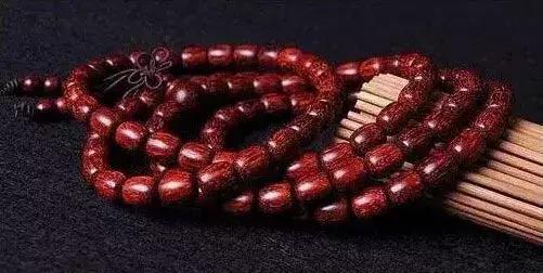 小叶紫檀为啥越盘越浅红,小叶紫檀棕眼越盘越多