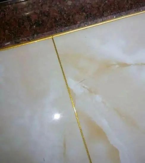 水瓷胶和环氧彩砂有什么区别,环氧彩砂美缝和真瓷哪个好