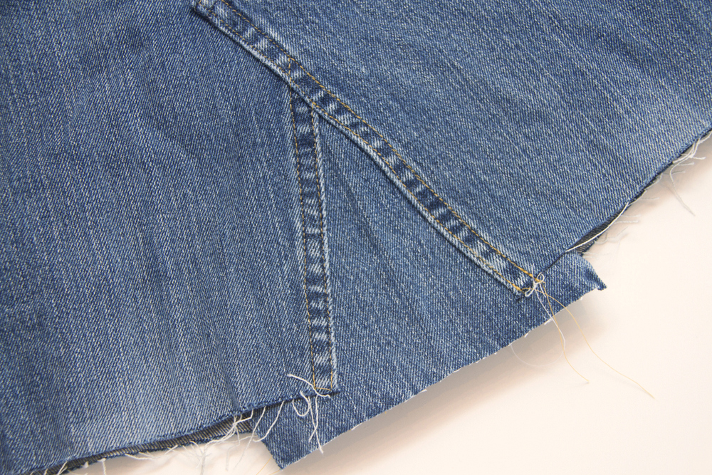 把一条闲置的牛仔裤改造成牛仔短裙，只要学会这个方法，轻松制作